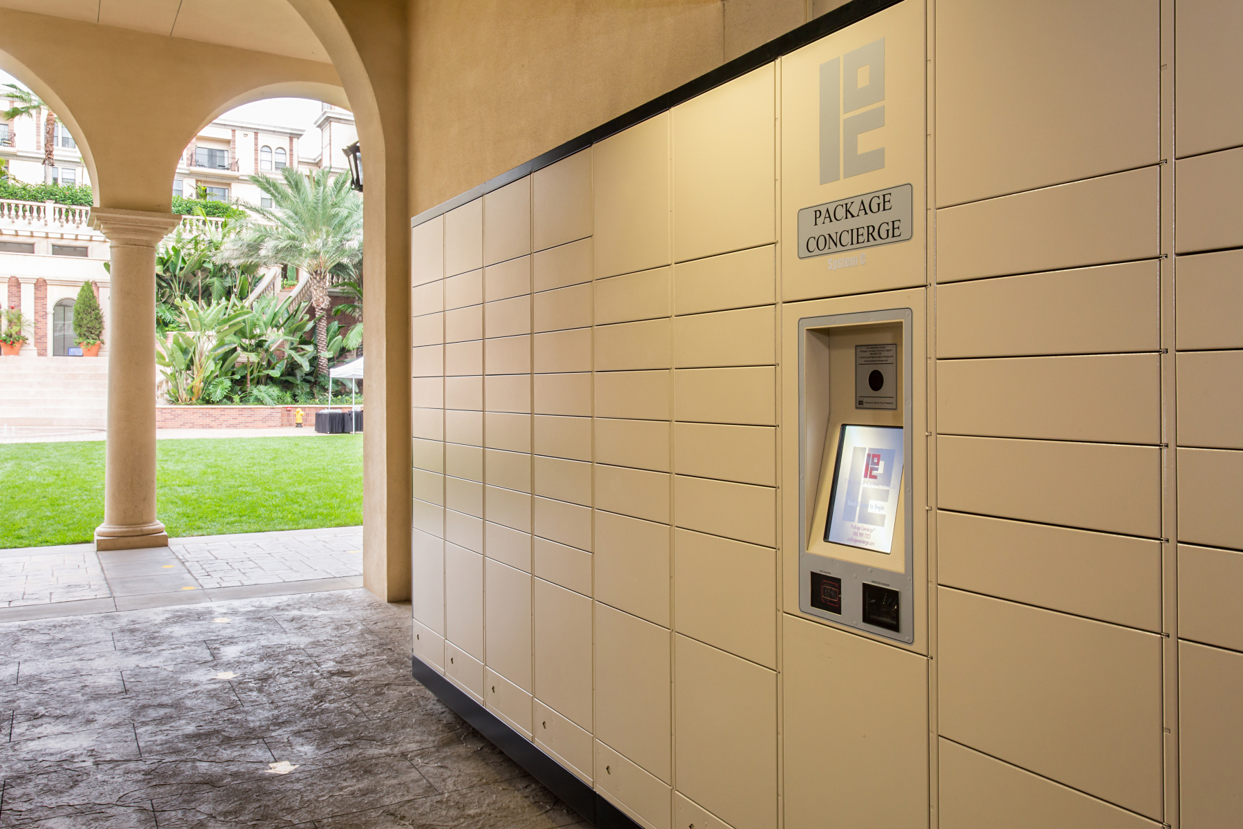 Automated Smart Parcel Lockers Package Concierge