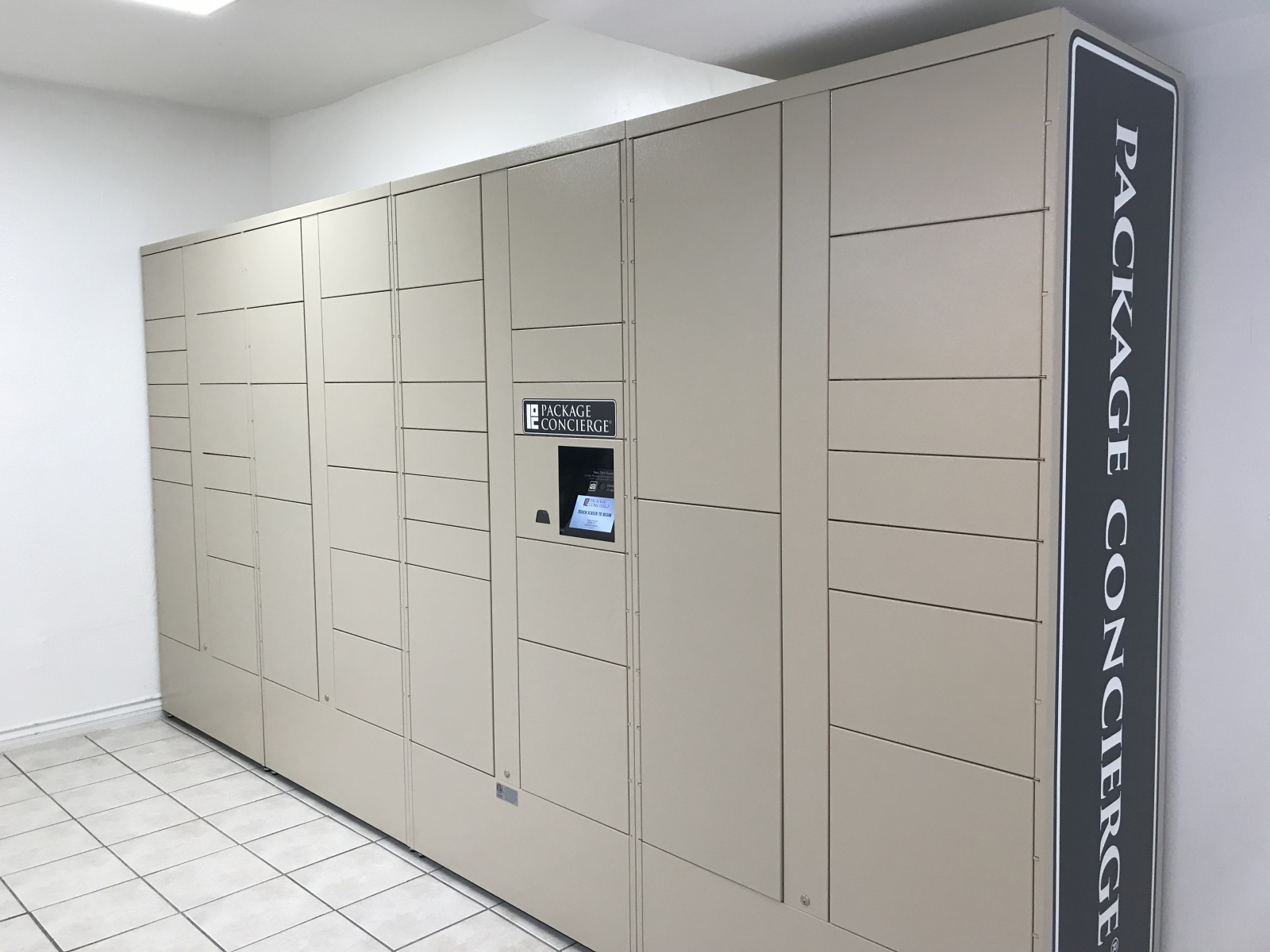 Automated Smart Parcel Lockers Package Concierge
